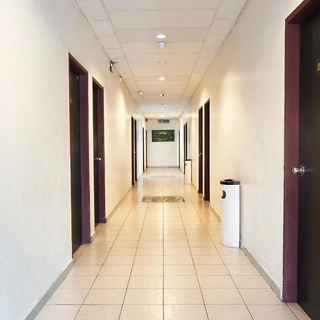 Oyo 89577 Kristal Hotel Keningau Exterior foto
