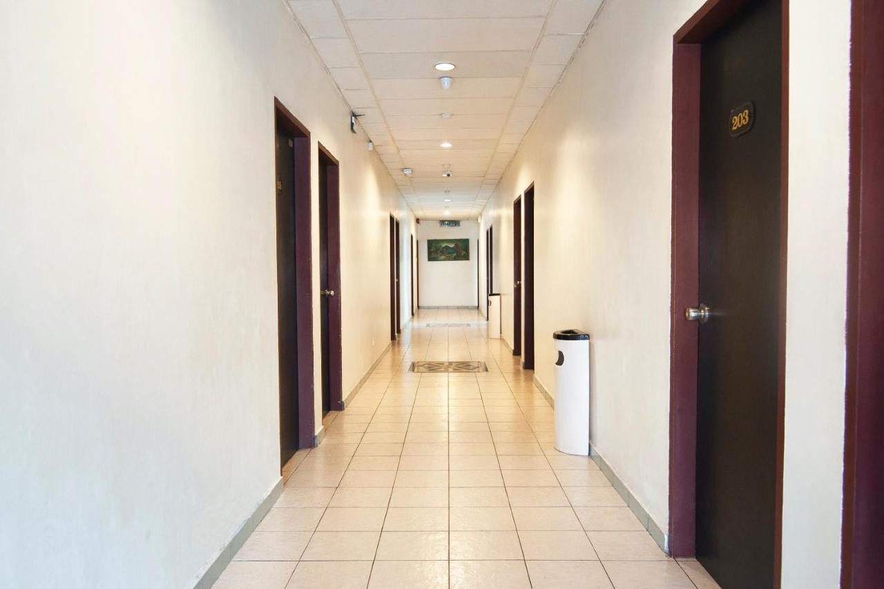 Oyo 89577 Kristal Hotel Keningau Exterior foto